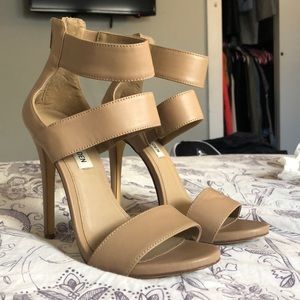 Beautiful Steve Madden strap heels